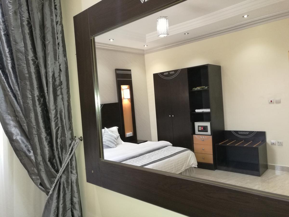 Al Ezzah Palace Hotel Suites Jeddah Exterior foto
