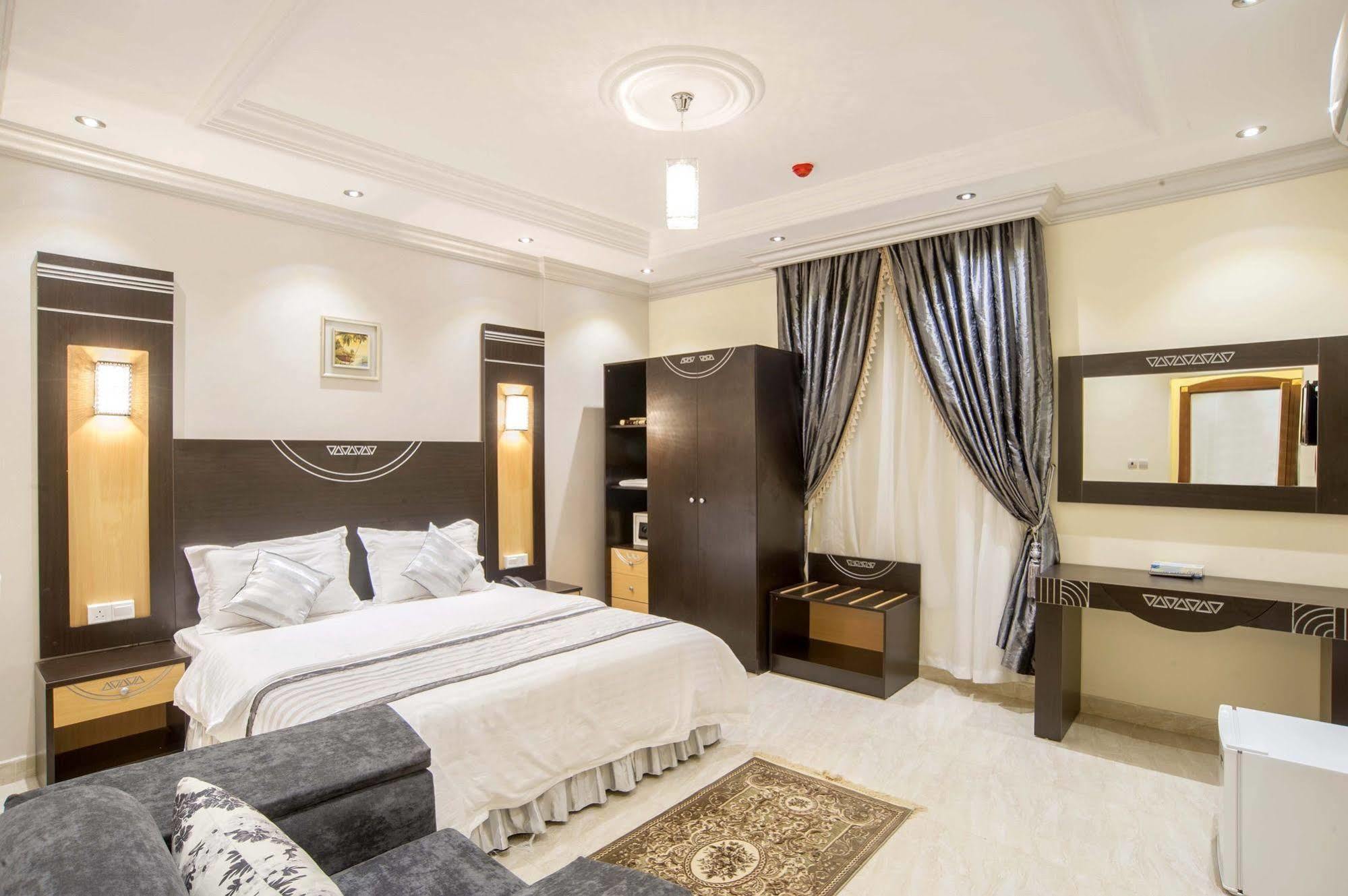 Al Ezzah Palace Hotel Suites Jeddah Exterior foto