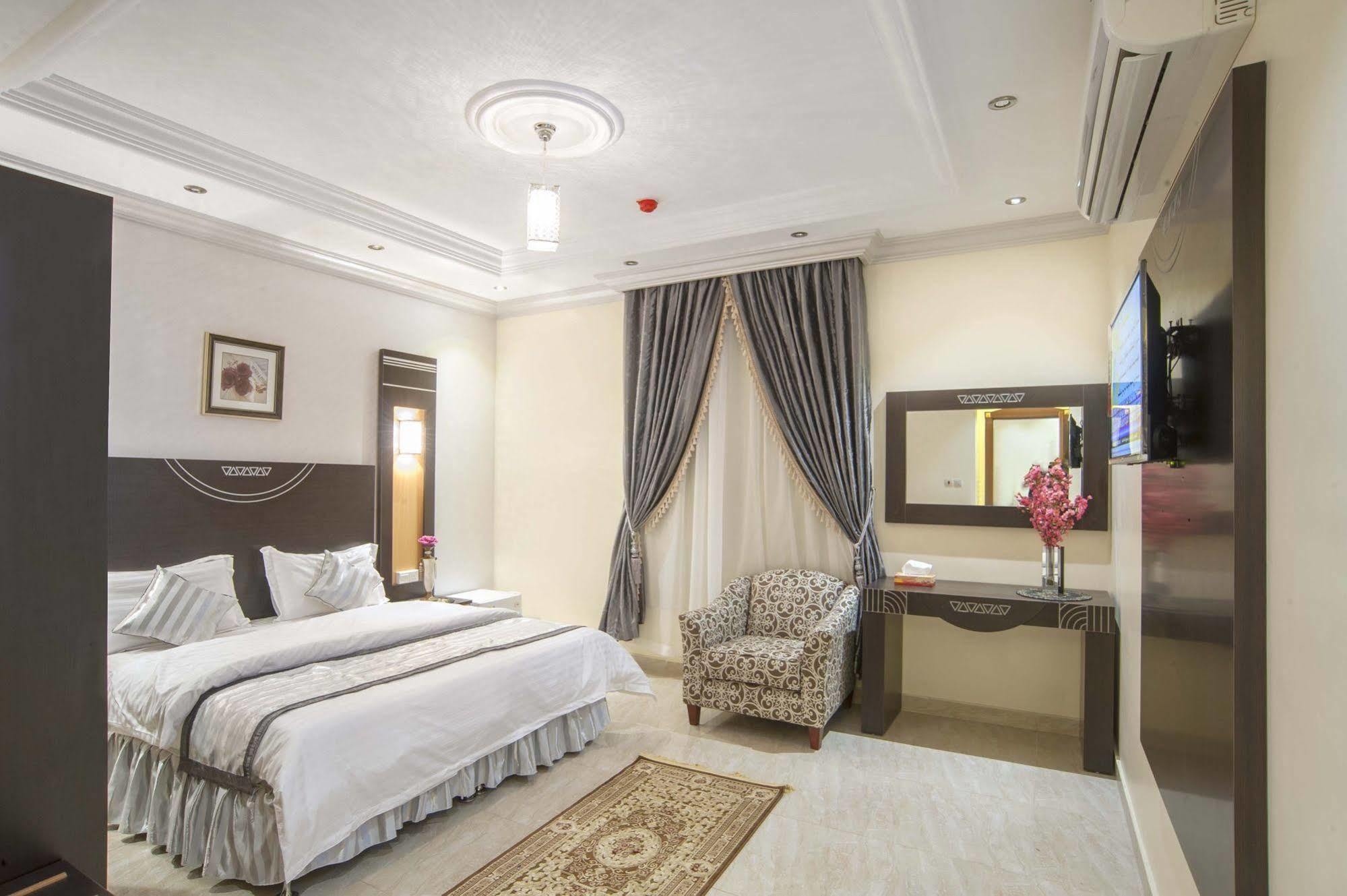 Al Ezzah Palace Hotel Suites Jeddah Exterior foto
