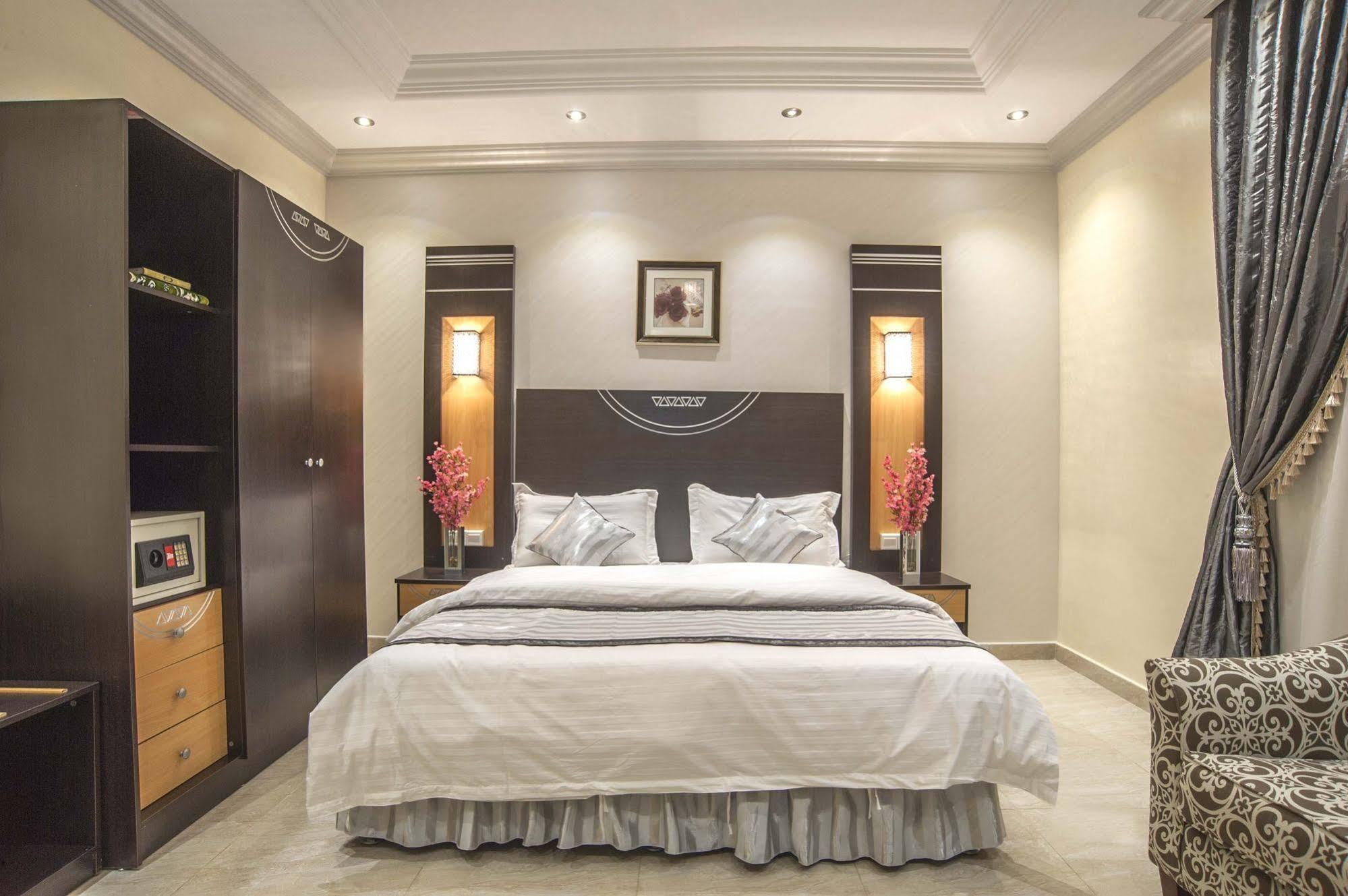 Al Ezzah Palace Hotel Suites Jeddah Exterior foto